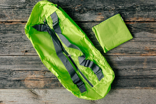 Affichage de sac à dos vert étanche de produit de camping